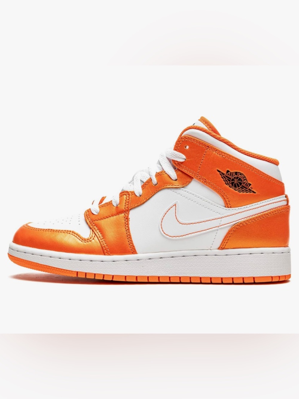Nike Air Jordan 1 Mid White & Orange Retro Sneaker Boys Youth Size 7
